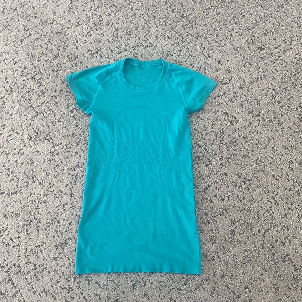 lulu tee shirt